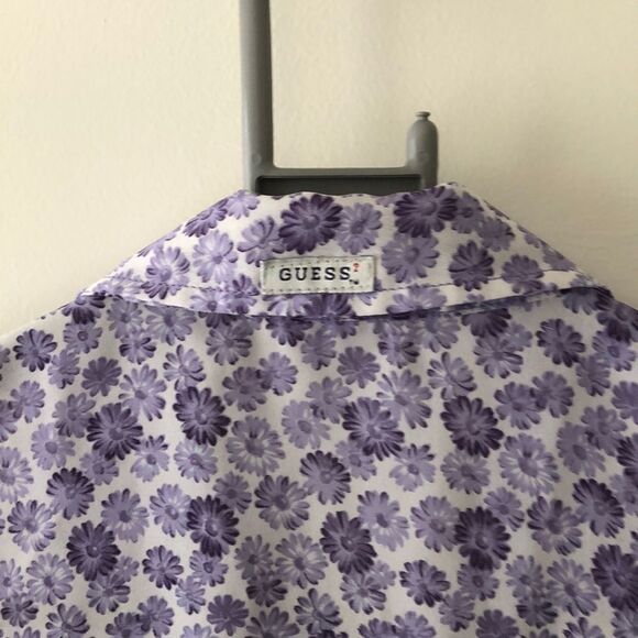 Guess Sleeveless blouse size XL gently Used - Picture 3 of 6